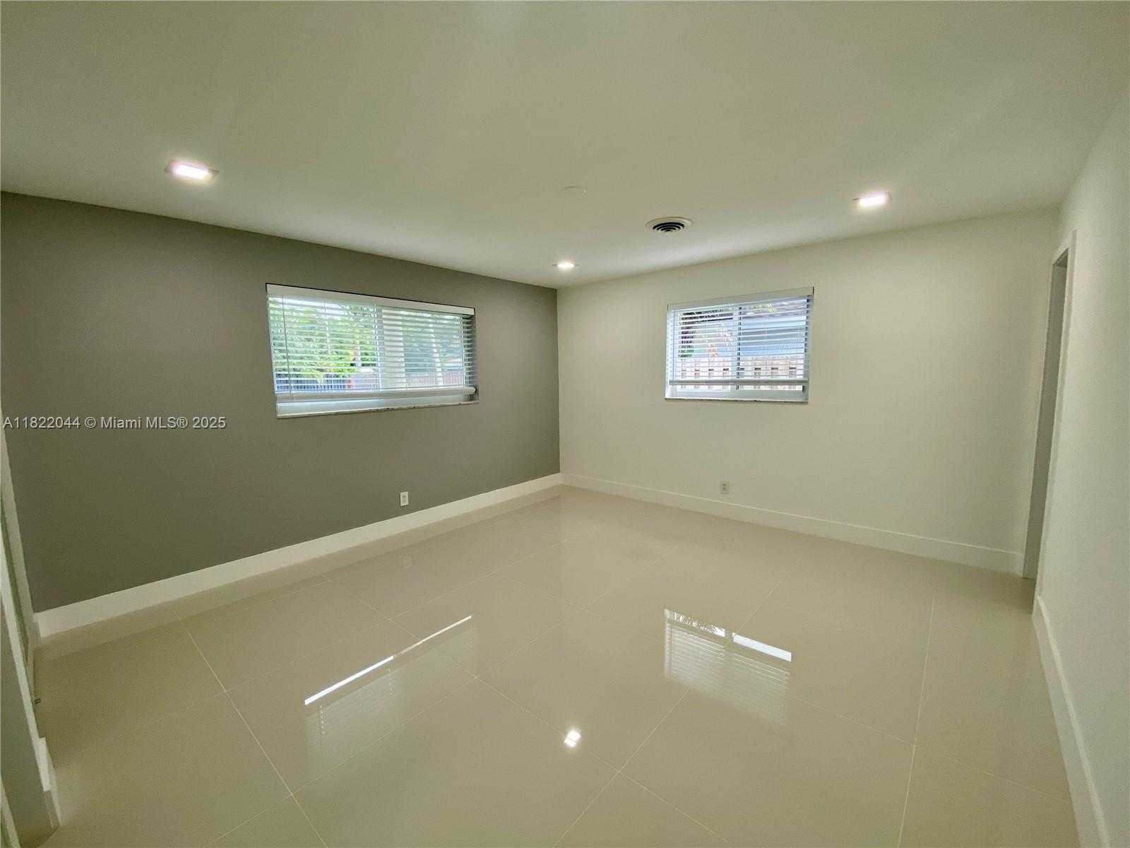Small Image of 1321 GARFIELD ST, Hollywood Number 28