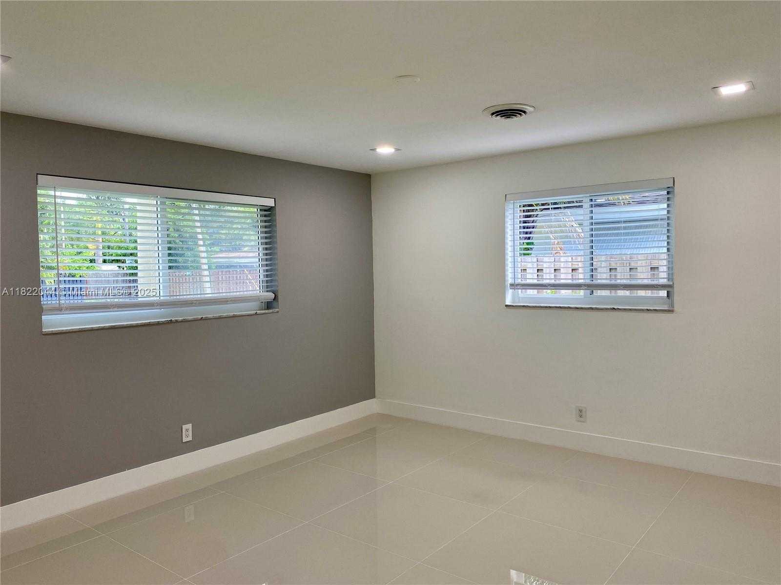 Small Image of 1321 GARFIELD ST, Hollywood Number 34