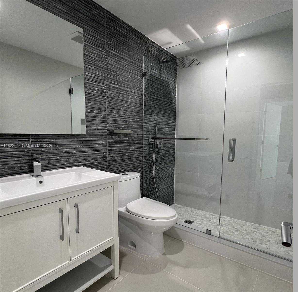 Small Image of 1321 GARFIELD ST, Hollywood Number 35