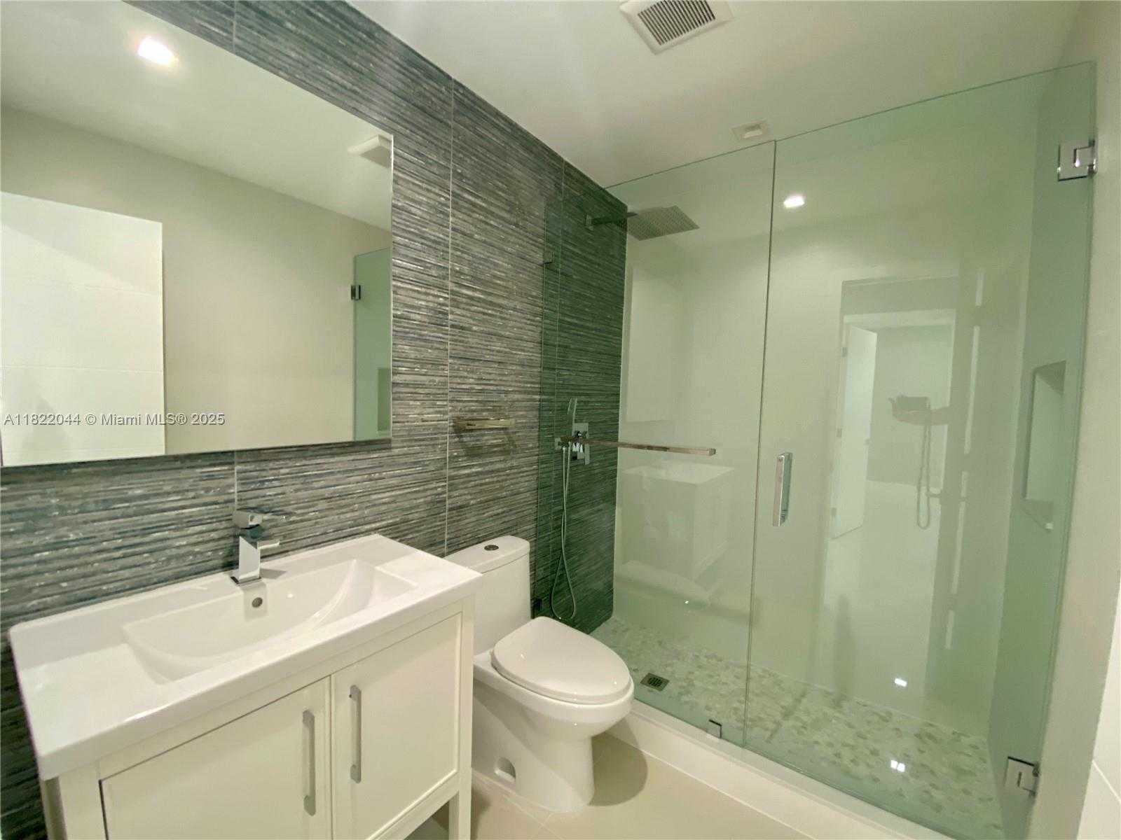 Small Image of 1321 GARFIELD ST, Hollywood Number 36