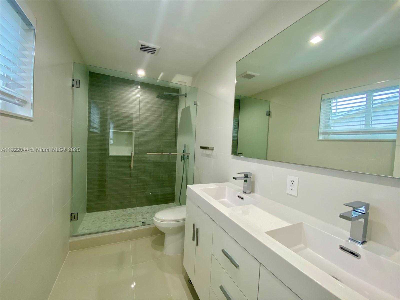 Small Image of 1321 GARFIELD ST, Hollywood Number 5