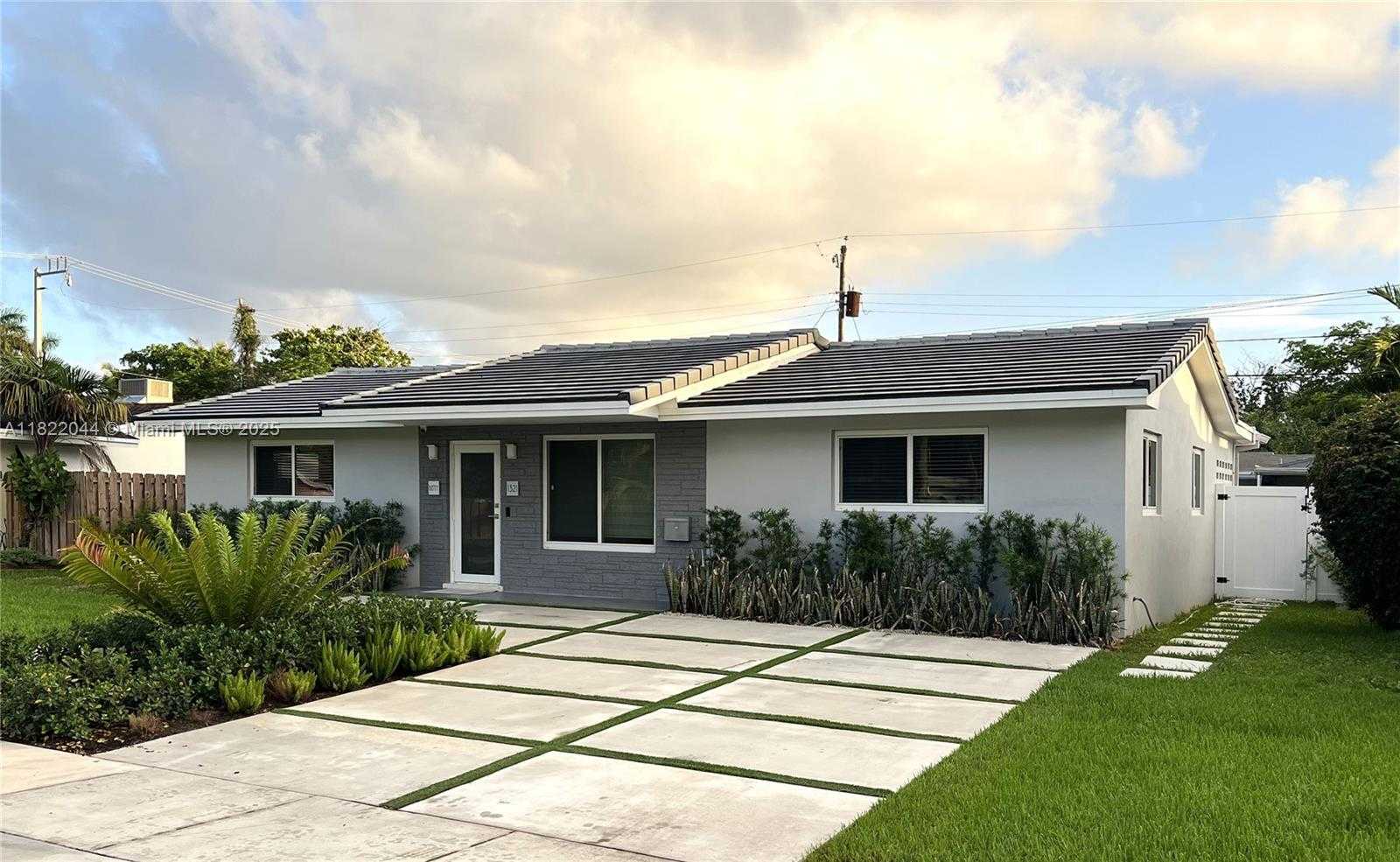 Small Image of 1321 GARFIELD ST, Hollywood Number 57