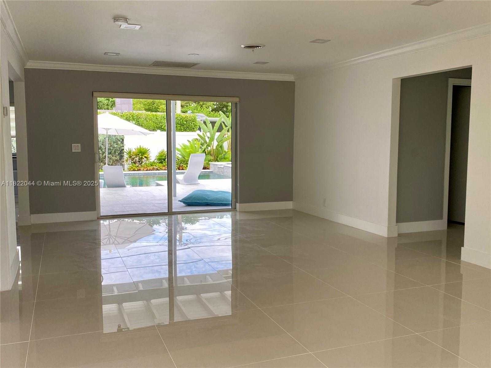 Small Image of 1321 GARFIELD ST, Hollywood Number 7