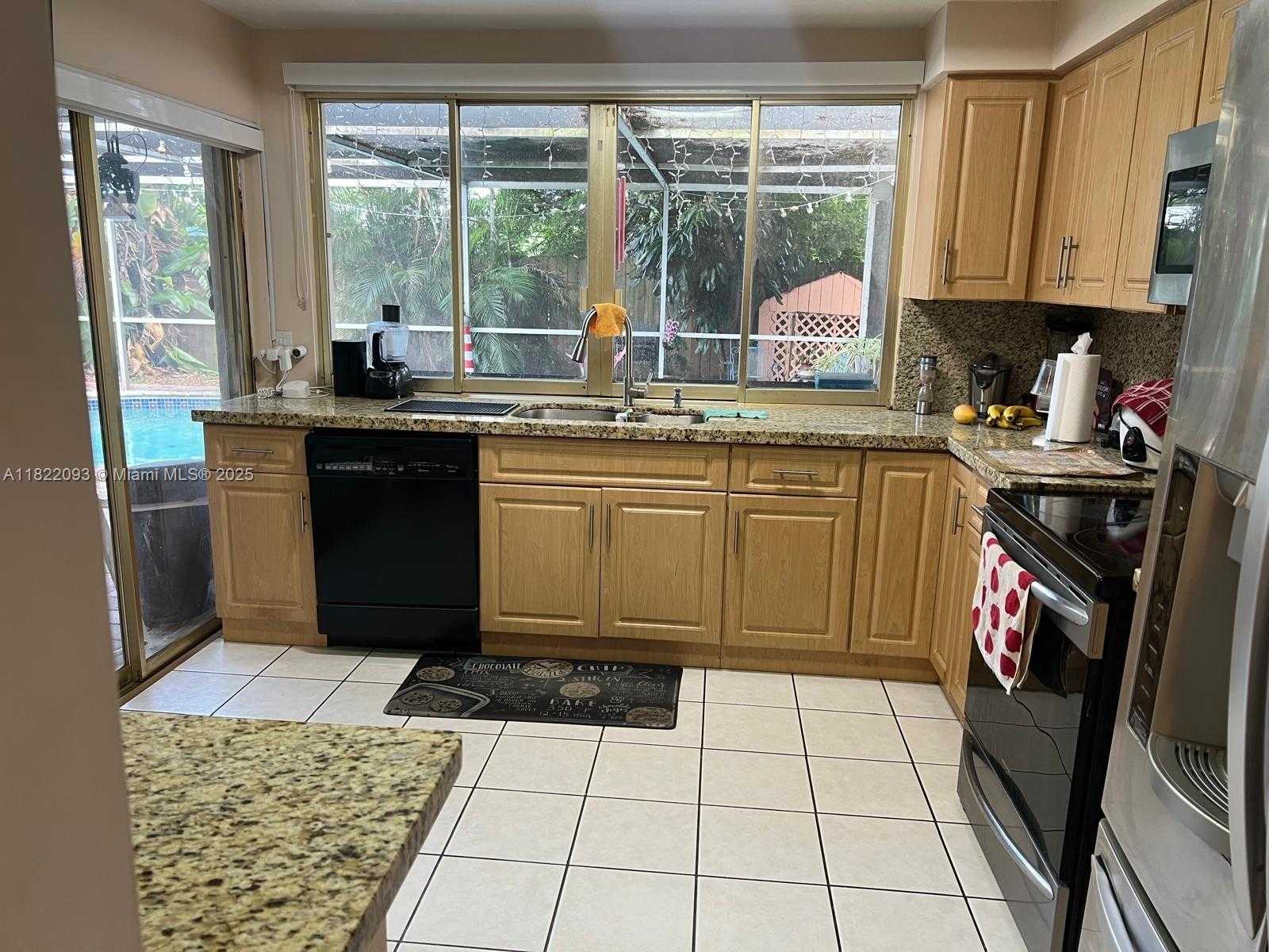 Small Image of 7110 SOUTH WEST 11TH ST, Pembroke Pines Number 11