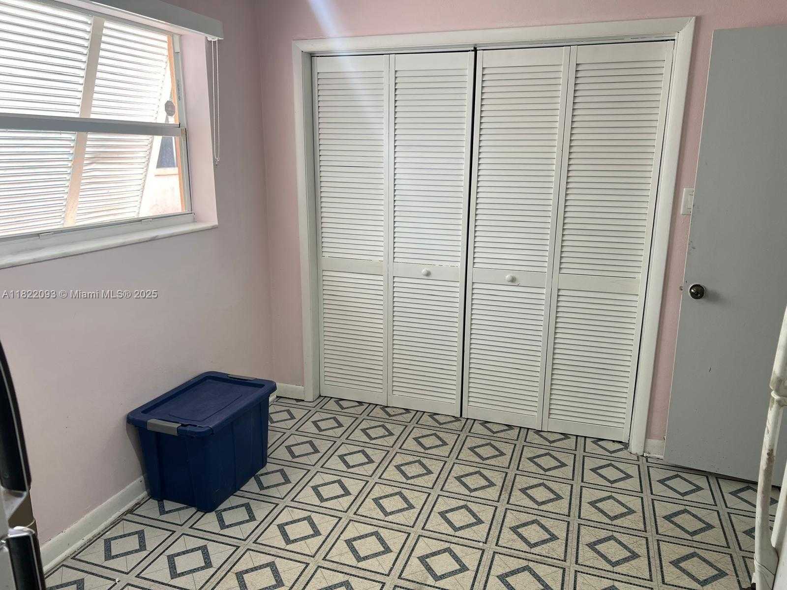 Small Image of 7110 SOUTH WEST 11TH ST, Pembroke Pines Number 20