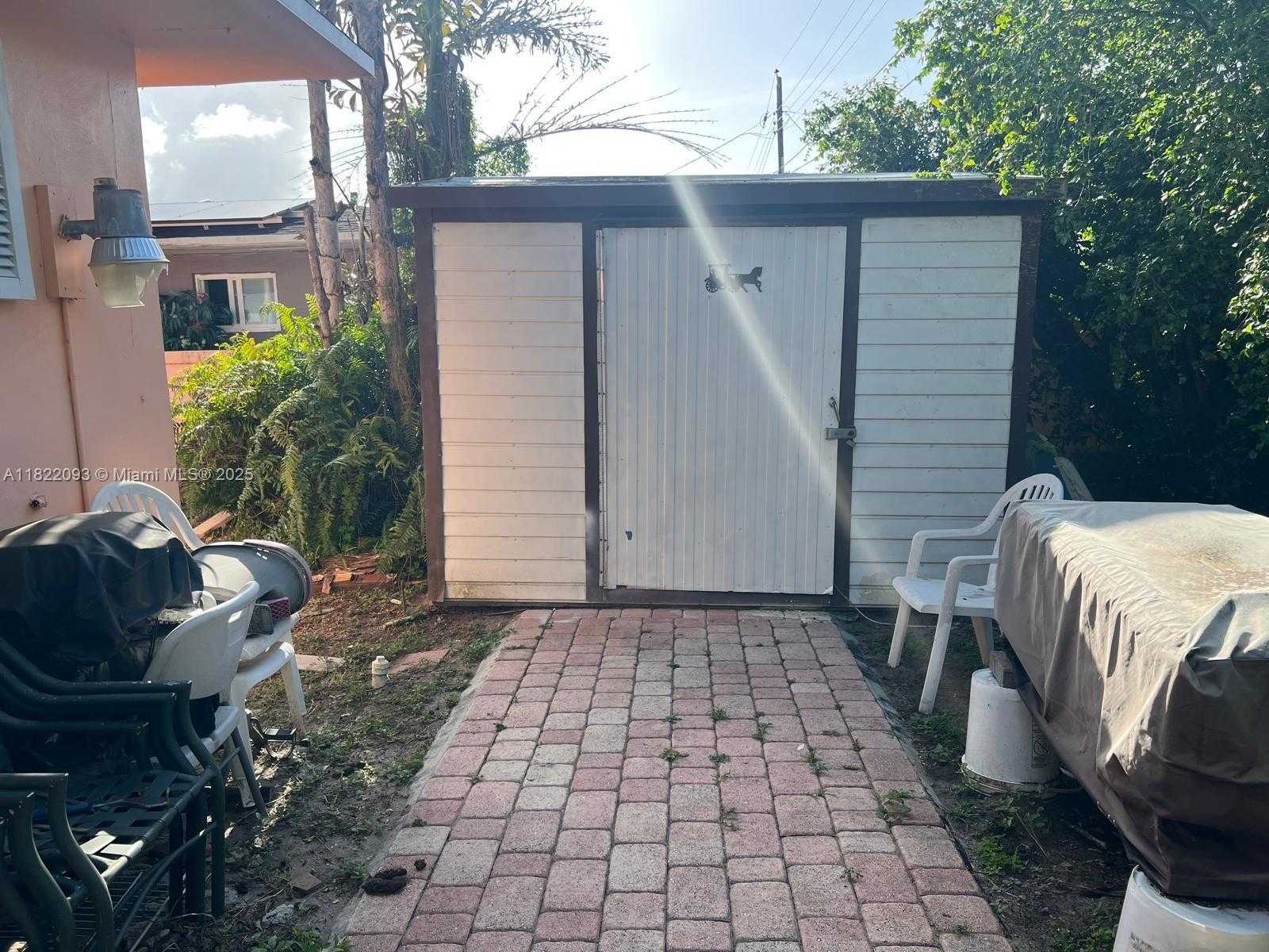 Small Image of 7110 SOUTH WEST 11TH ST, Pembroke Pines Number 36