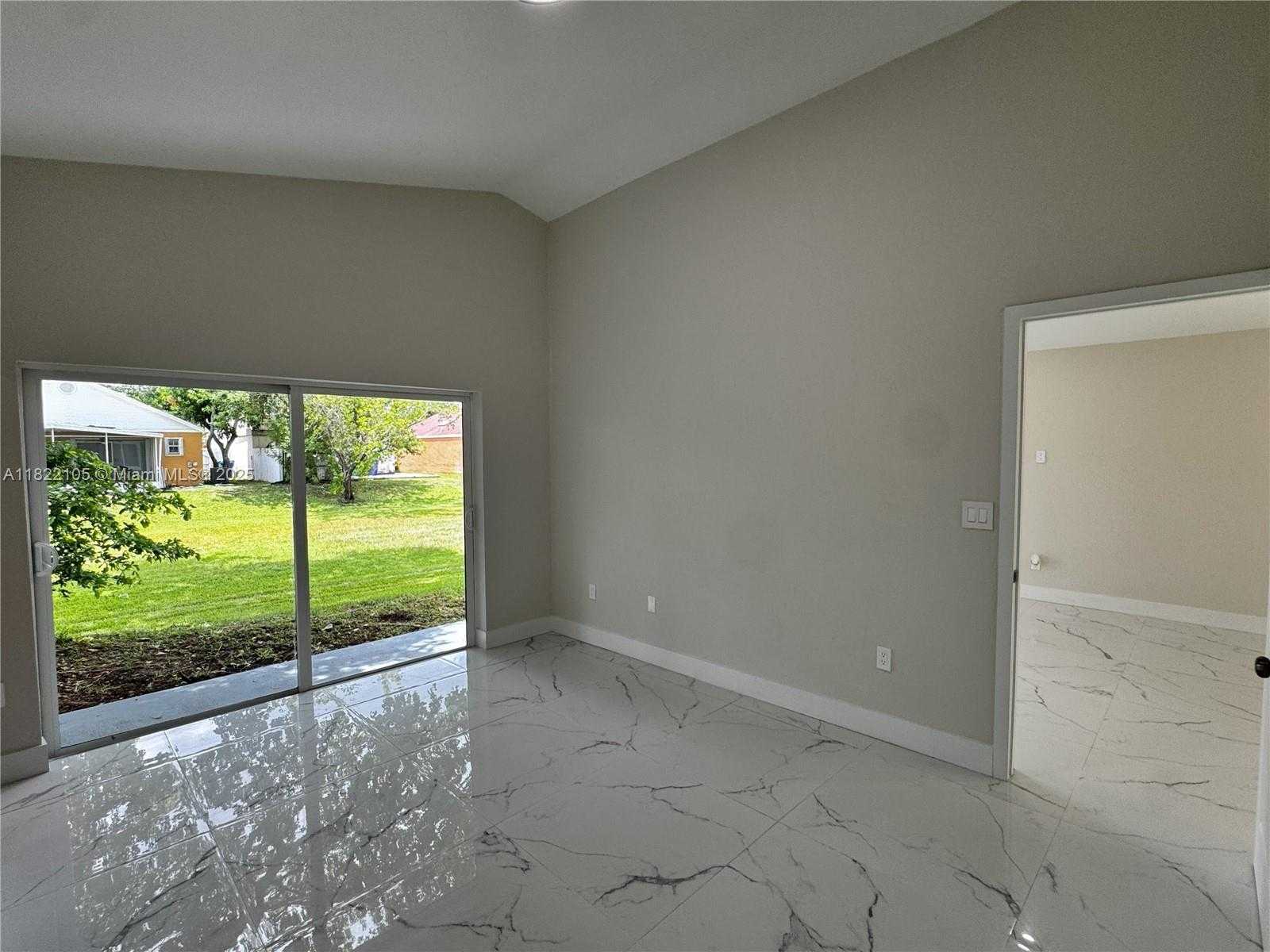 Small Image of 10000 OLIVE ST, Miramar Number 15