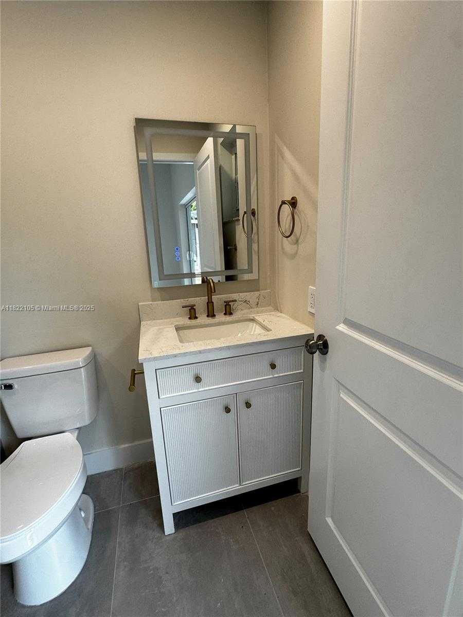 Small Image of 10000 OLIVE ST, Miramar Number 16
