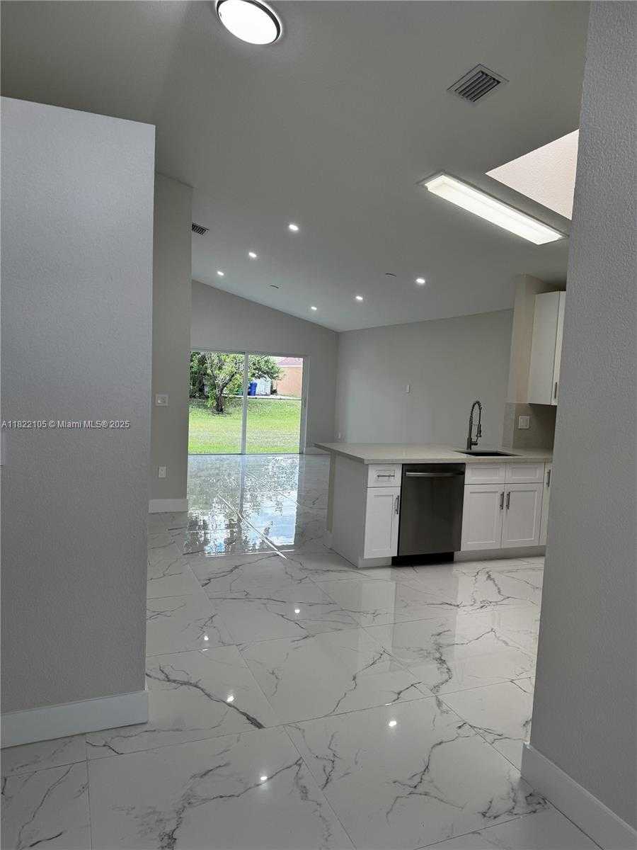 Small Image of 10000 OLIVE ST, Miramar Number 2