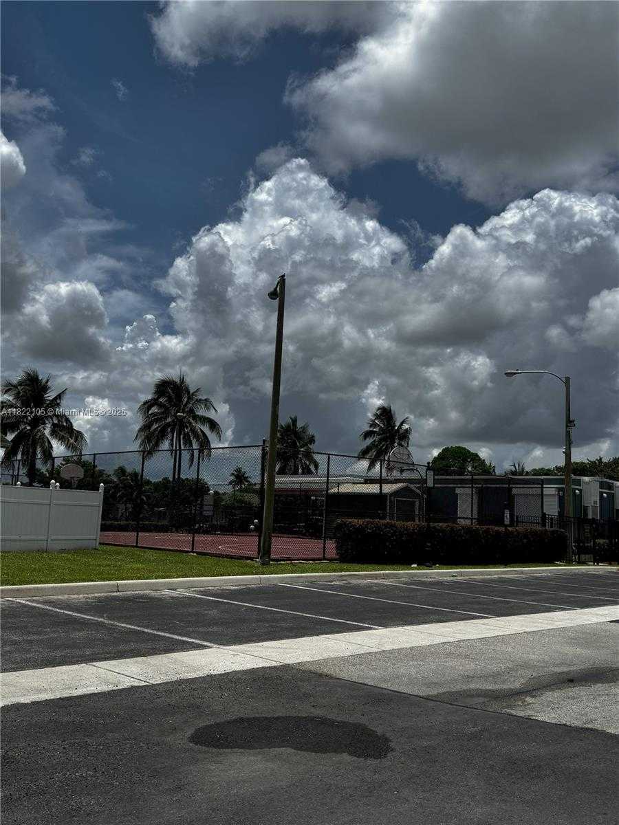 Small Image of 10000 OLIVE ST, Miramar Number 24