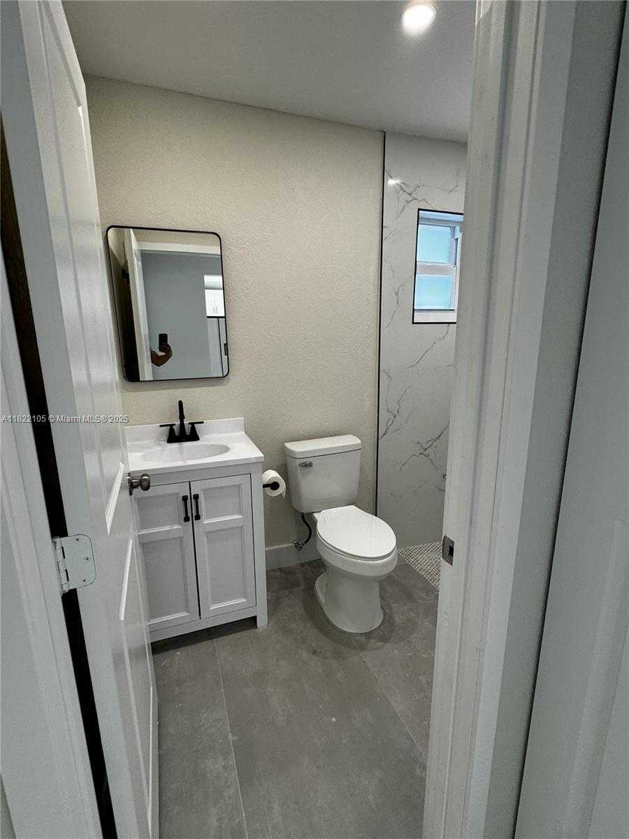 Small Image of 10000 OLIVE ST, Miramar Number 8