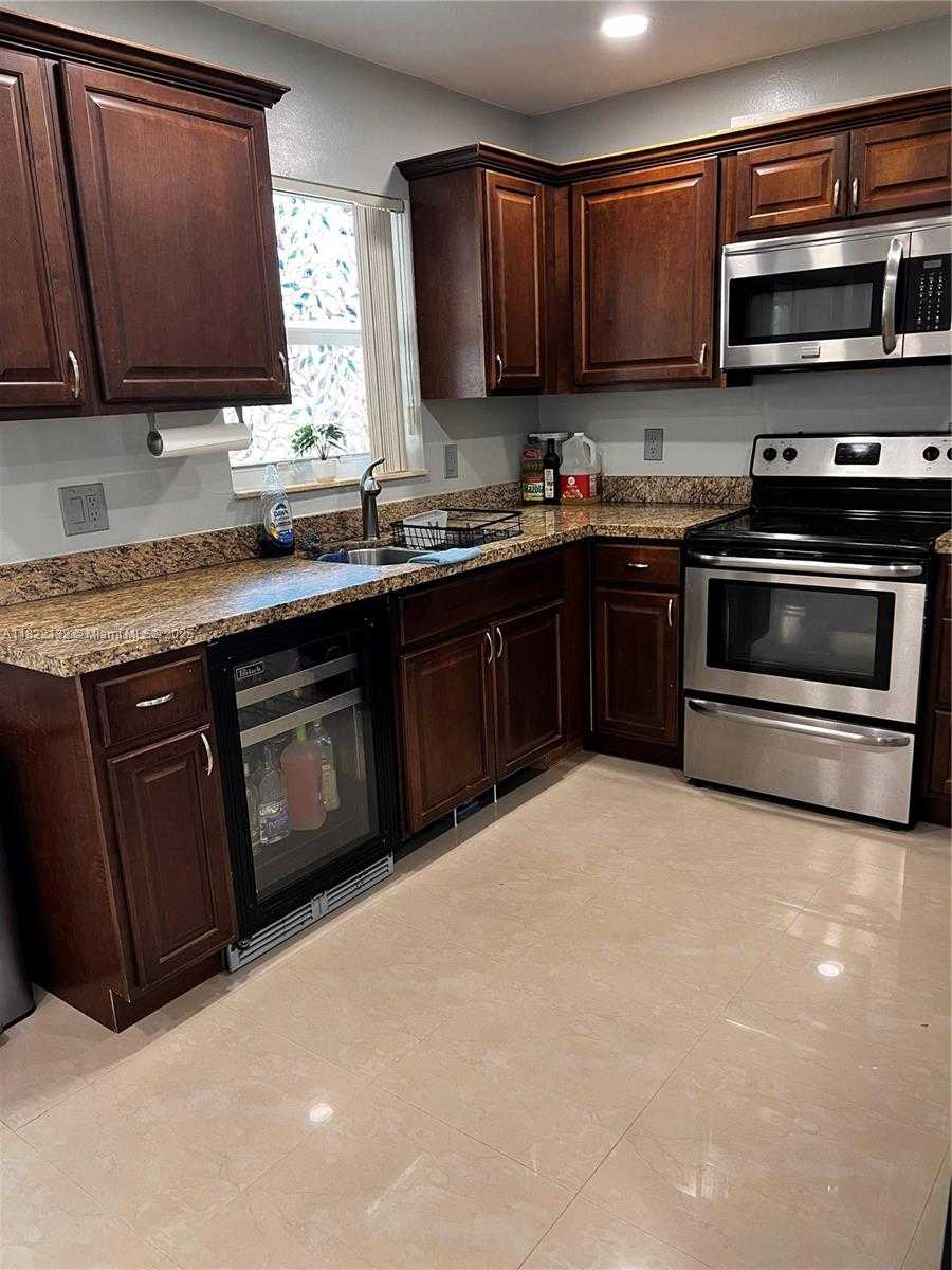 Small Image of 7151 PERSHING ST, Hollywood Number 13