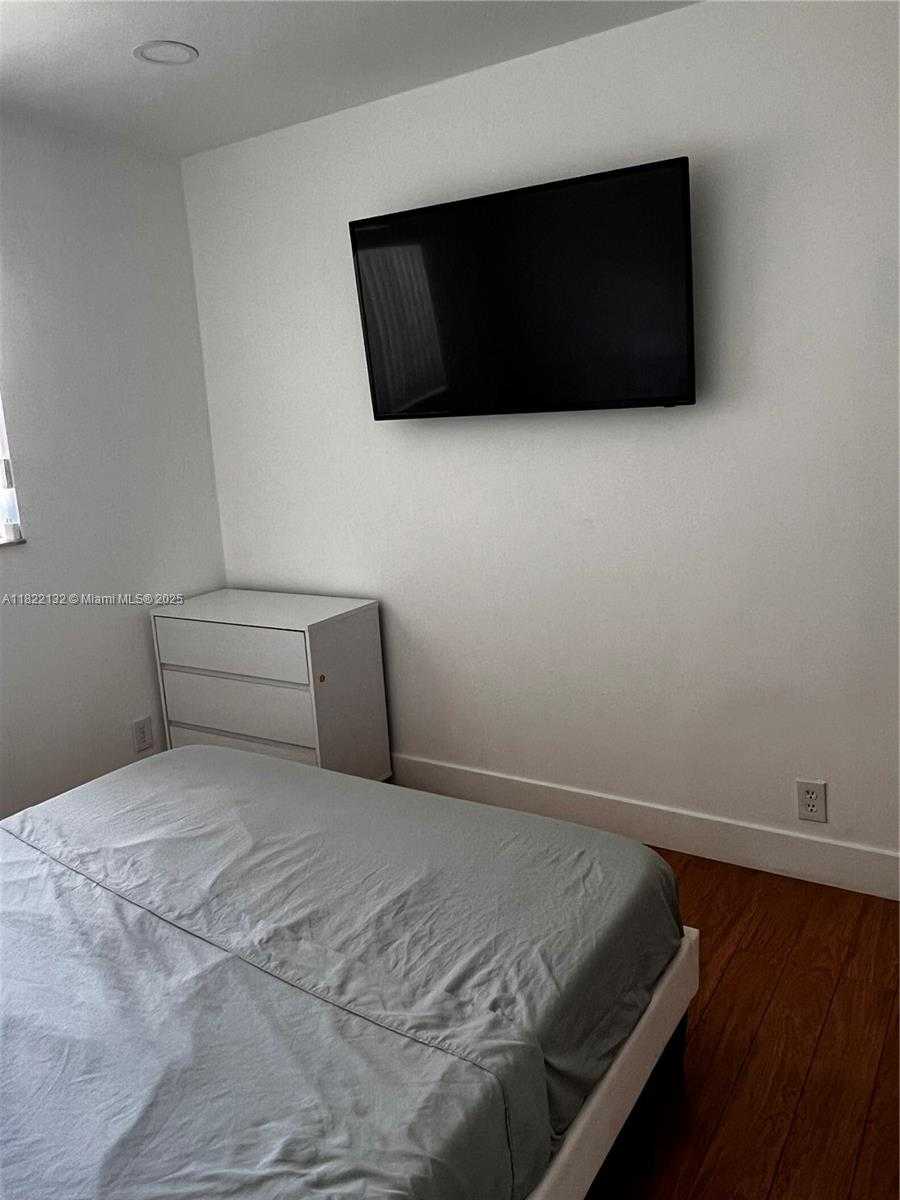 Small Image of 7151 PERSHING ST, Hollywood Number 18