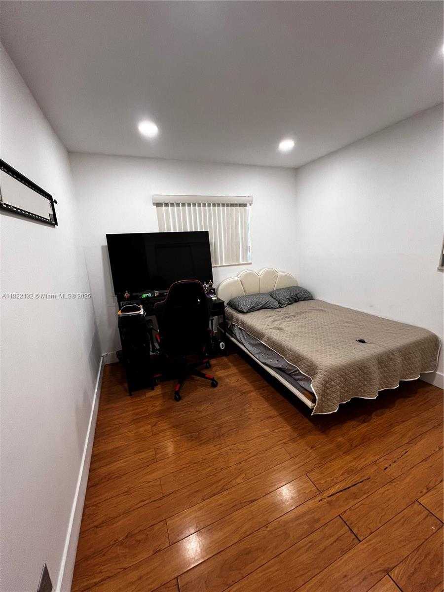 Small Image of 7151 PERSHING ST, Hollywood Number 19