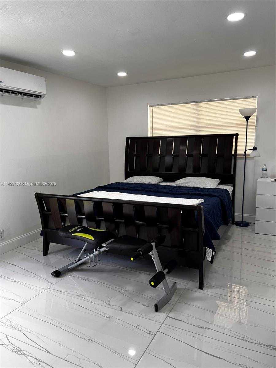 Small Image of 7151 PERSHING ST, Hollywood Number 24