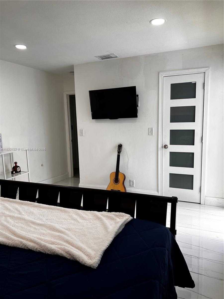 Small Image of 7151 PERSHING ST, Hollywood Number 25