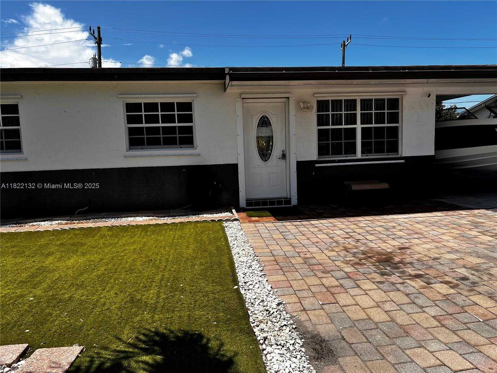 Small Image of 7151 PERSHING ST, Hollywood Number 3