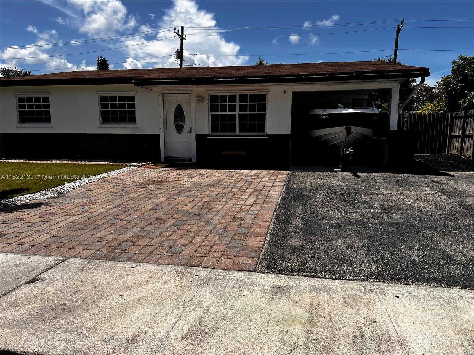 Small Image of 7151 PERSHING ST, Hollywood Number 4