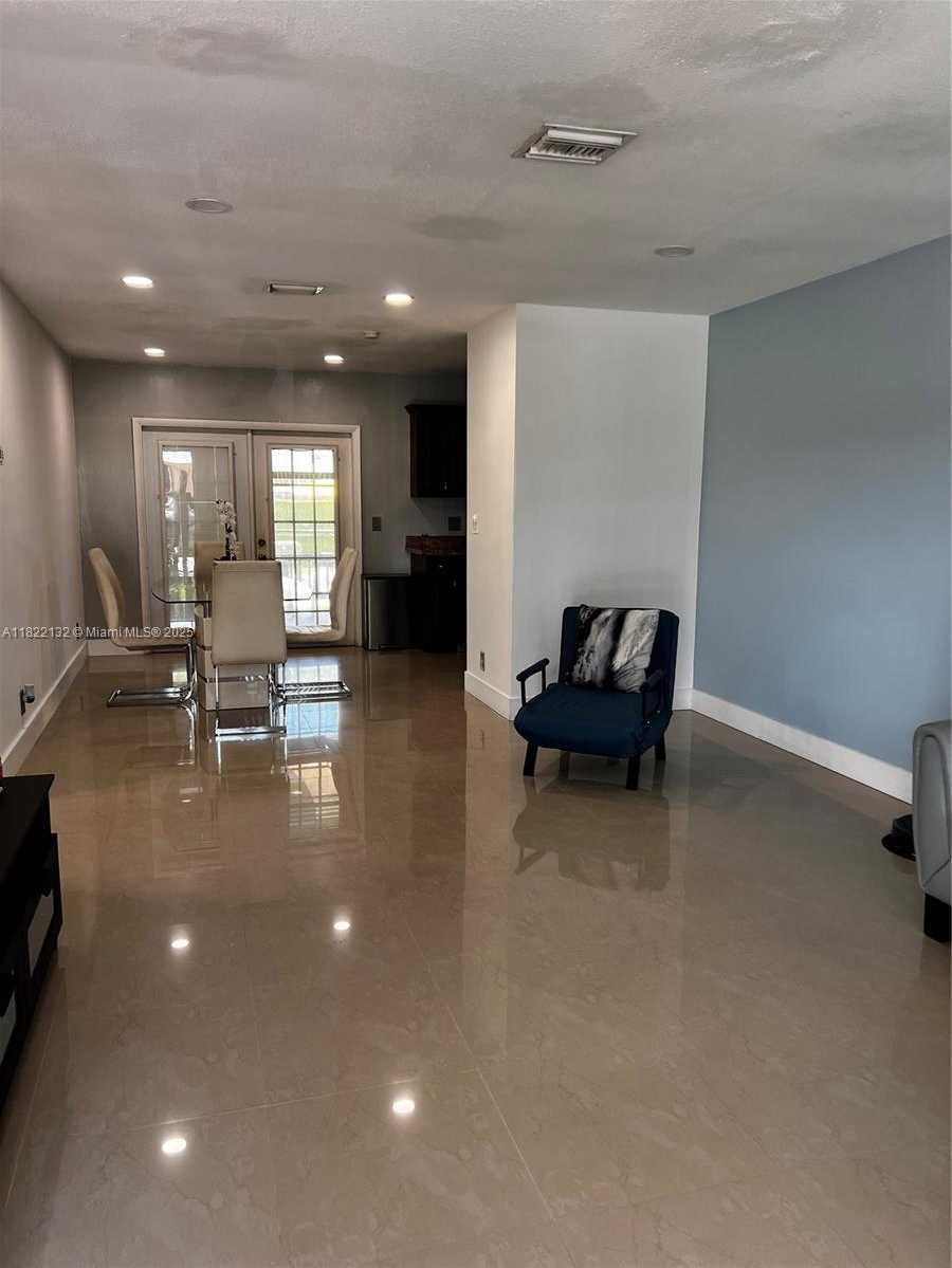 Small Image of 7151 PERSHING ST, Hollywood Number 6