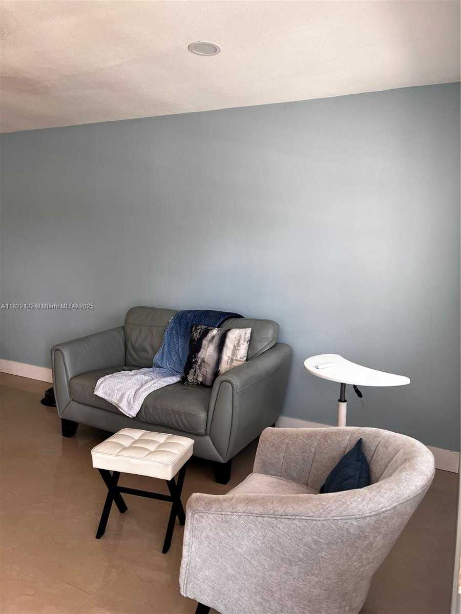 Small Image of 7151 PERSHING ST, Hollywood Number 7