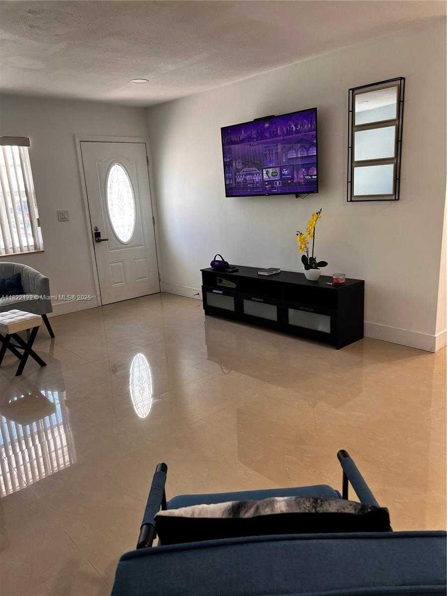 Small Image of 7151 PERSHING ST, Hollywood Number 8