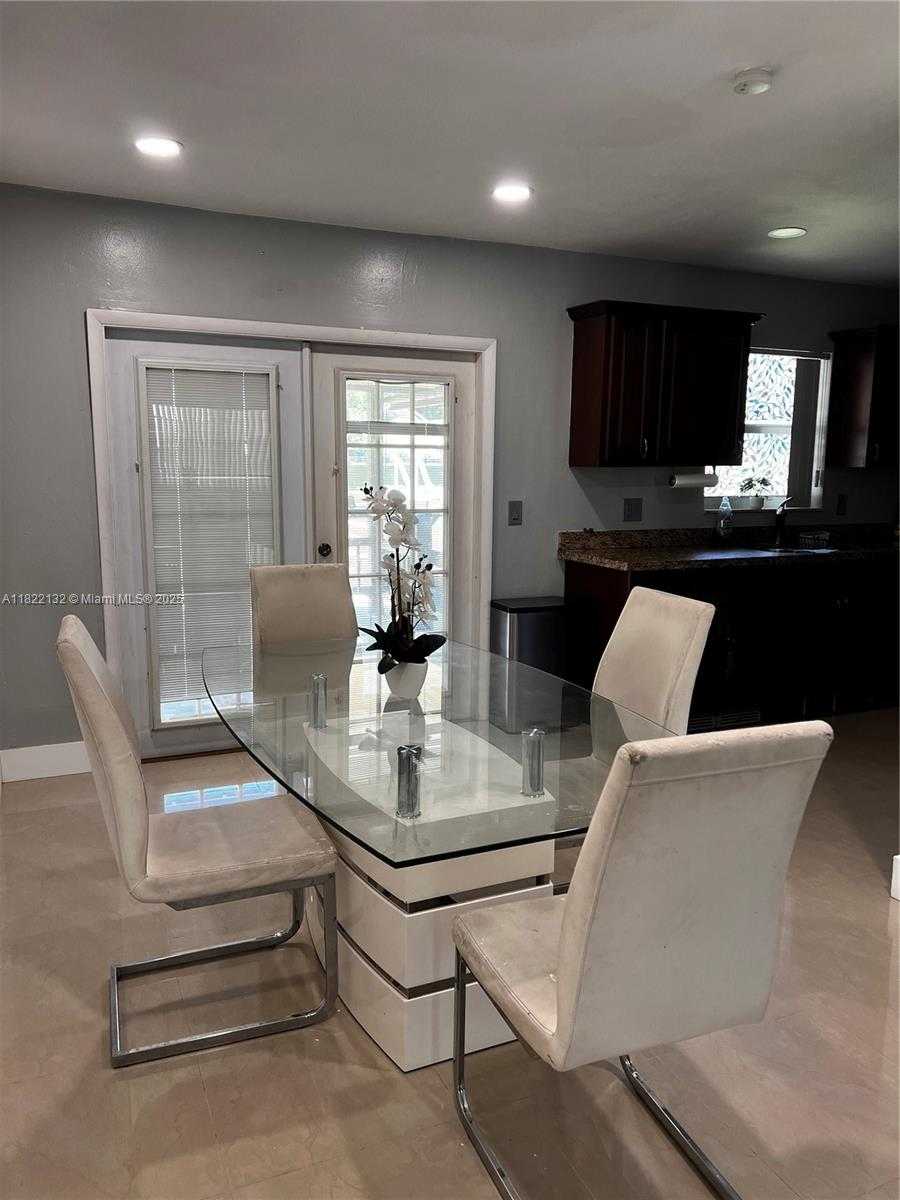 Small Image of 7151 PERSHING ST, Hollywood Number 9