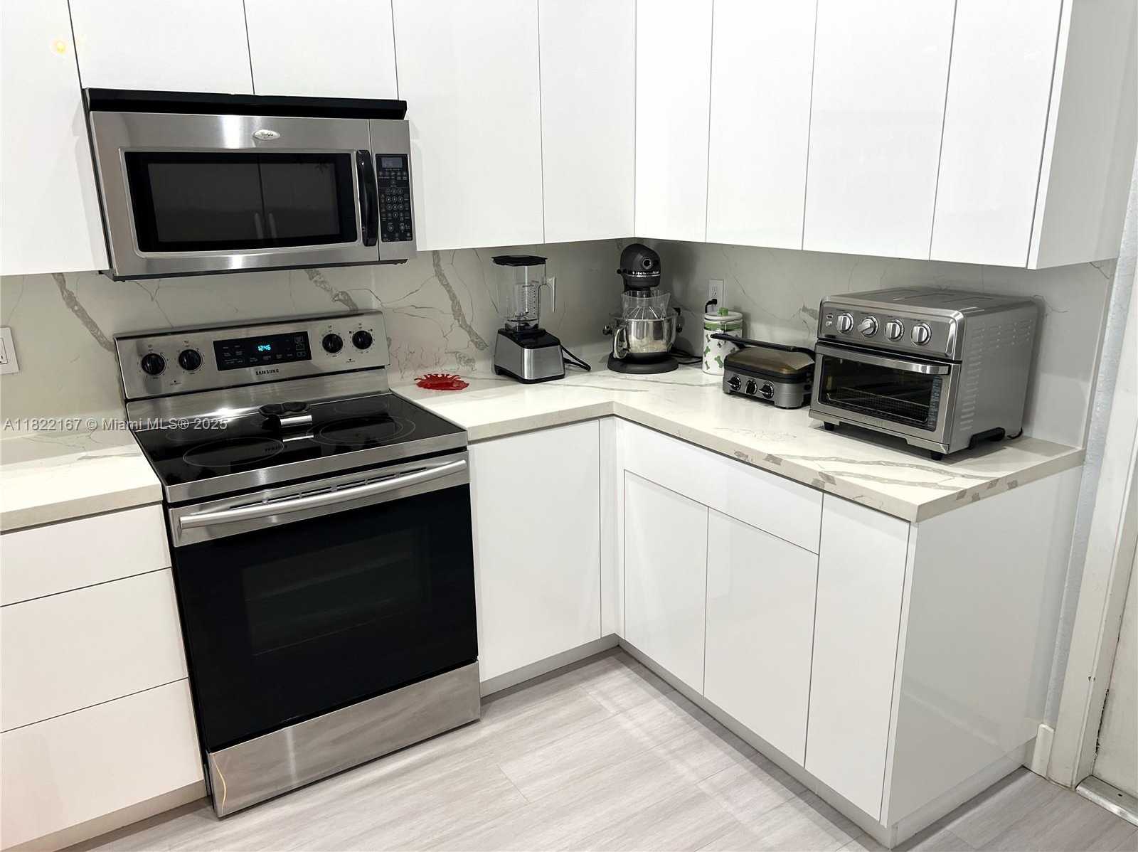 Small Image of 1605 SALERNO CIR, Weston Number 16