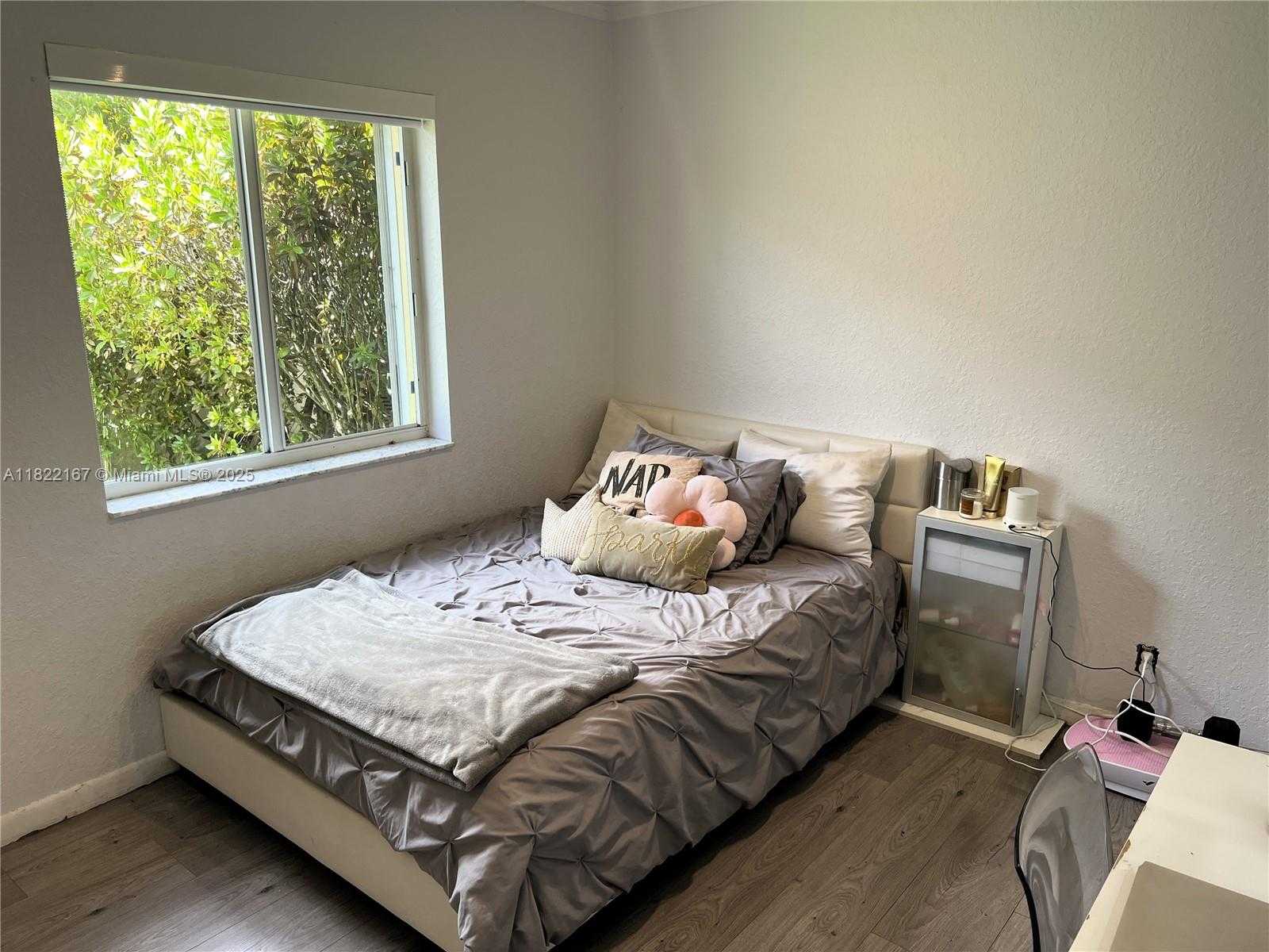 Small Image of 1605 SALERNO CIR, Weston Number 22