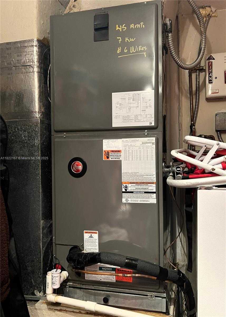 Small Image of 1605 SALERNO CIR, Weston Number 23