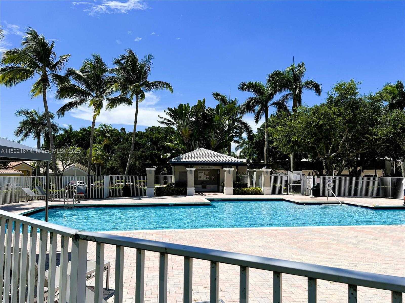 Small Image of 1605 SALERNO CIR, Weston Number 30