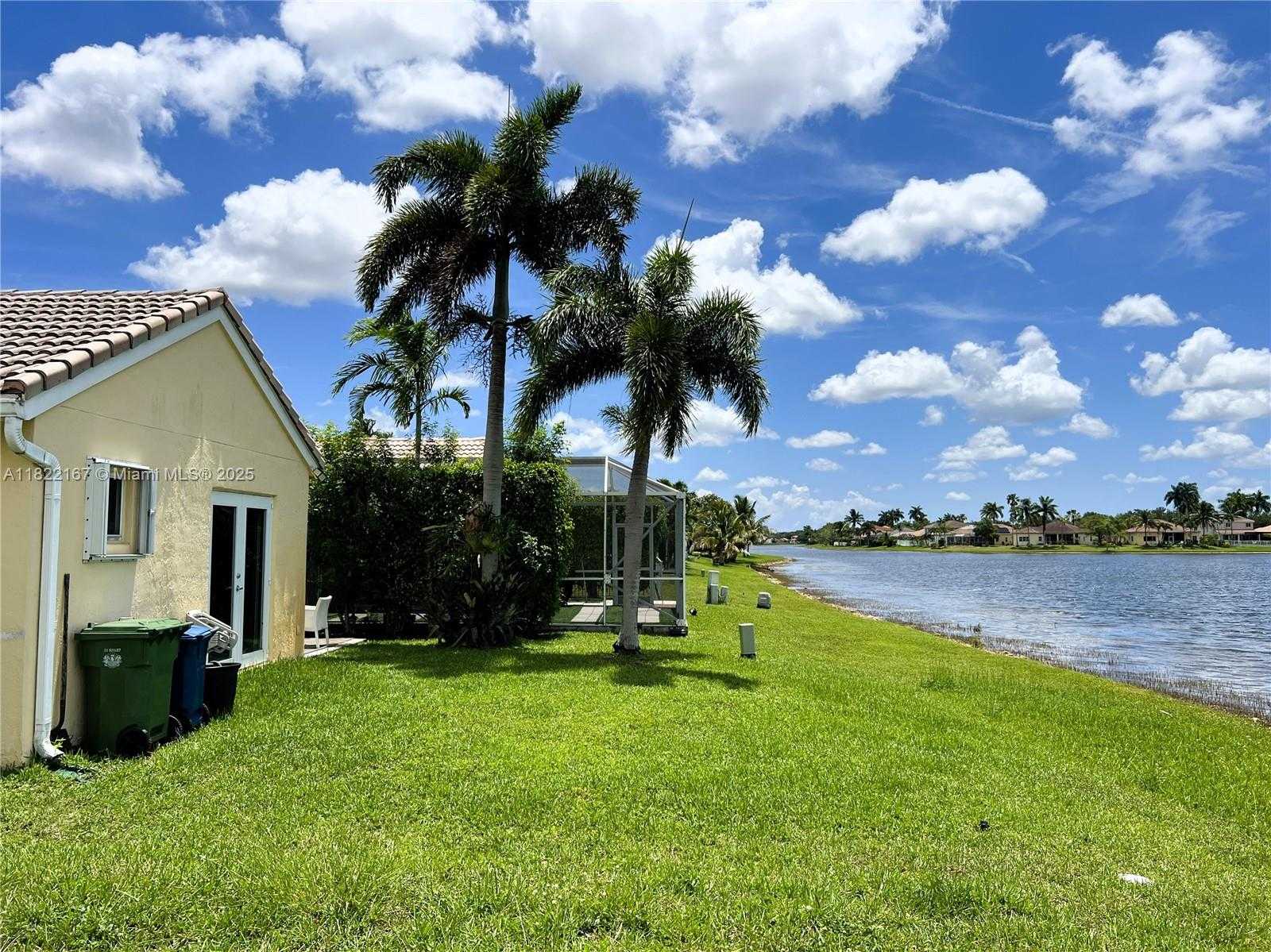 Small Image of 1605 SALERNO CIR, Weston Number 7