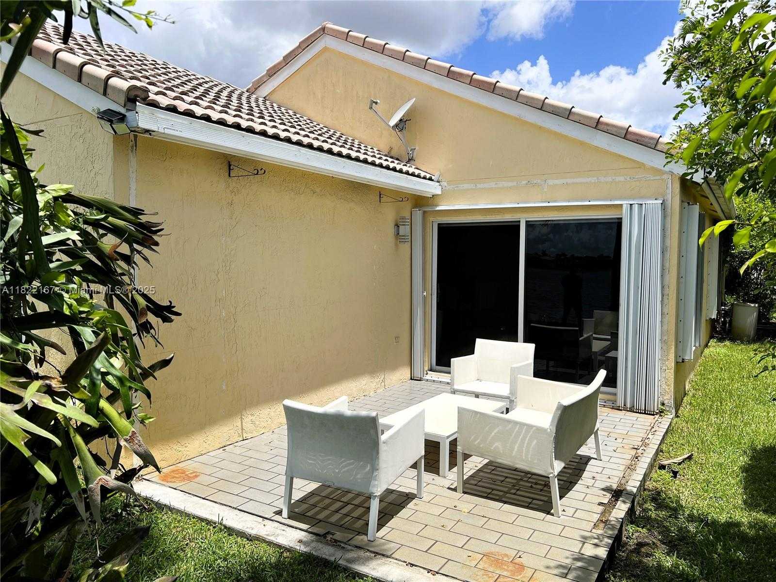 Small Image of 1605 SALERNO CIR, Weston Number 9