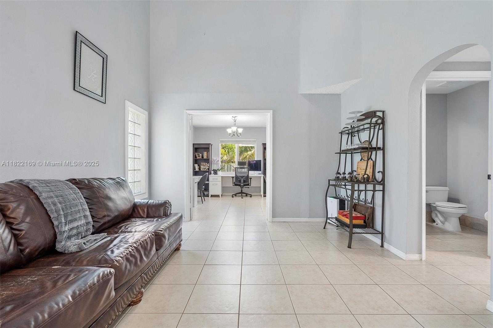 Small Image of 19257 NORTH WEST 14TH ST, Pembroke Pines Number 11