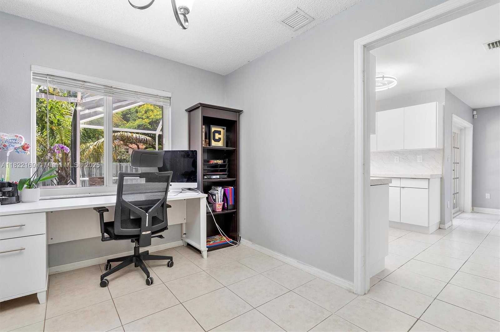 Small Image of 19257 NORTH WEST 14TH ST, Pembroke Pines Number 15