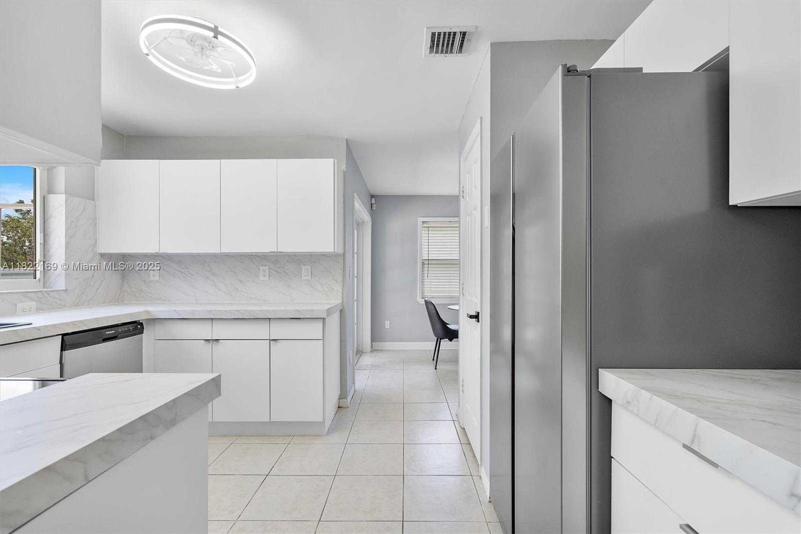 Small Image of 19257 NORTH WEST 14TH ST, Pembroke Pines Number 16