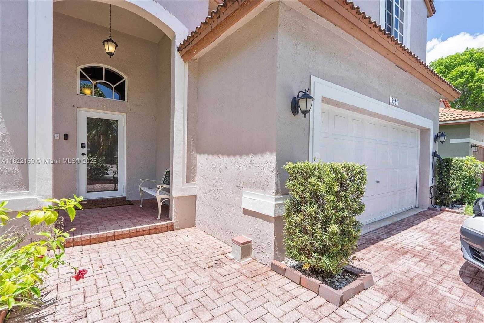 Small Image of 19257 NORTH WEST 14TH ST, Pembroke Pines Number 2