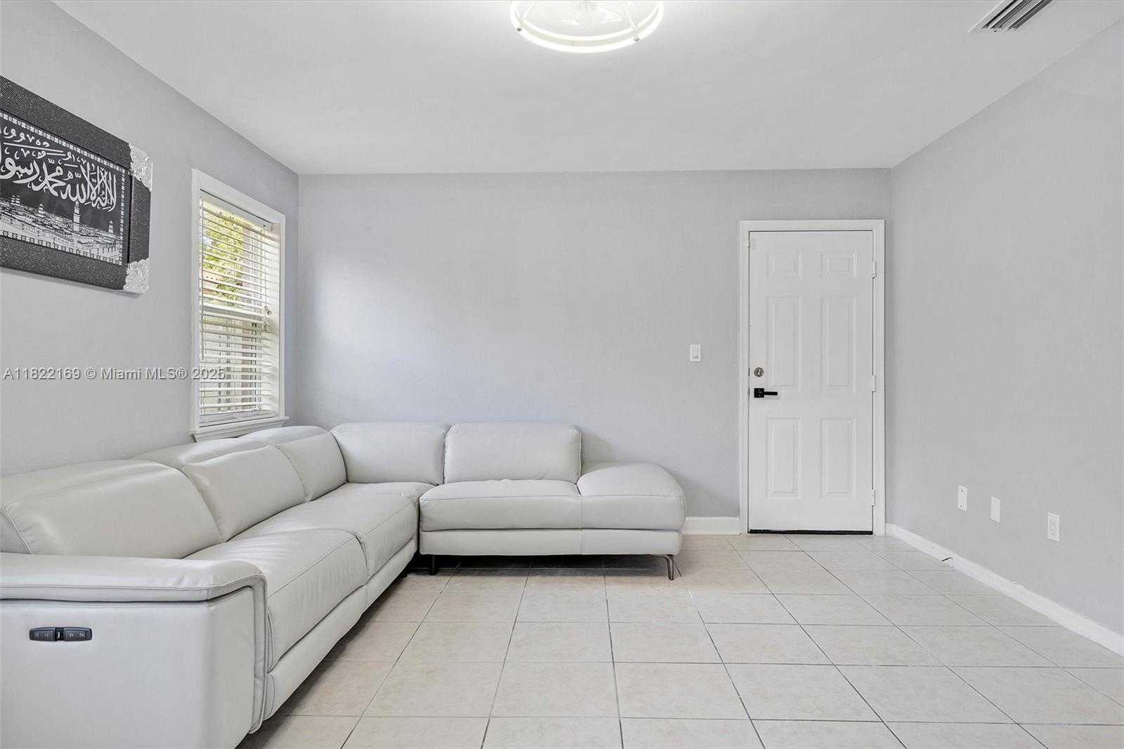 Small Image of 19257 NORTH WEST 14TH ST, Pembroke Pines Number 22