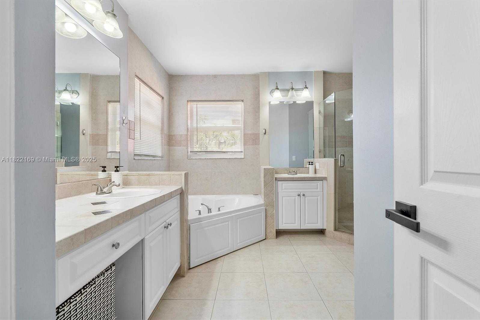 Small Image of 19257 NORTH WEST 14TH ST, Pembroke Pines Number 30