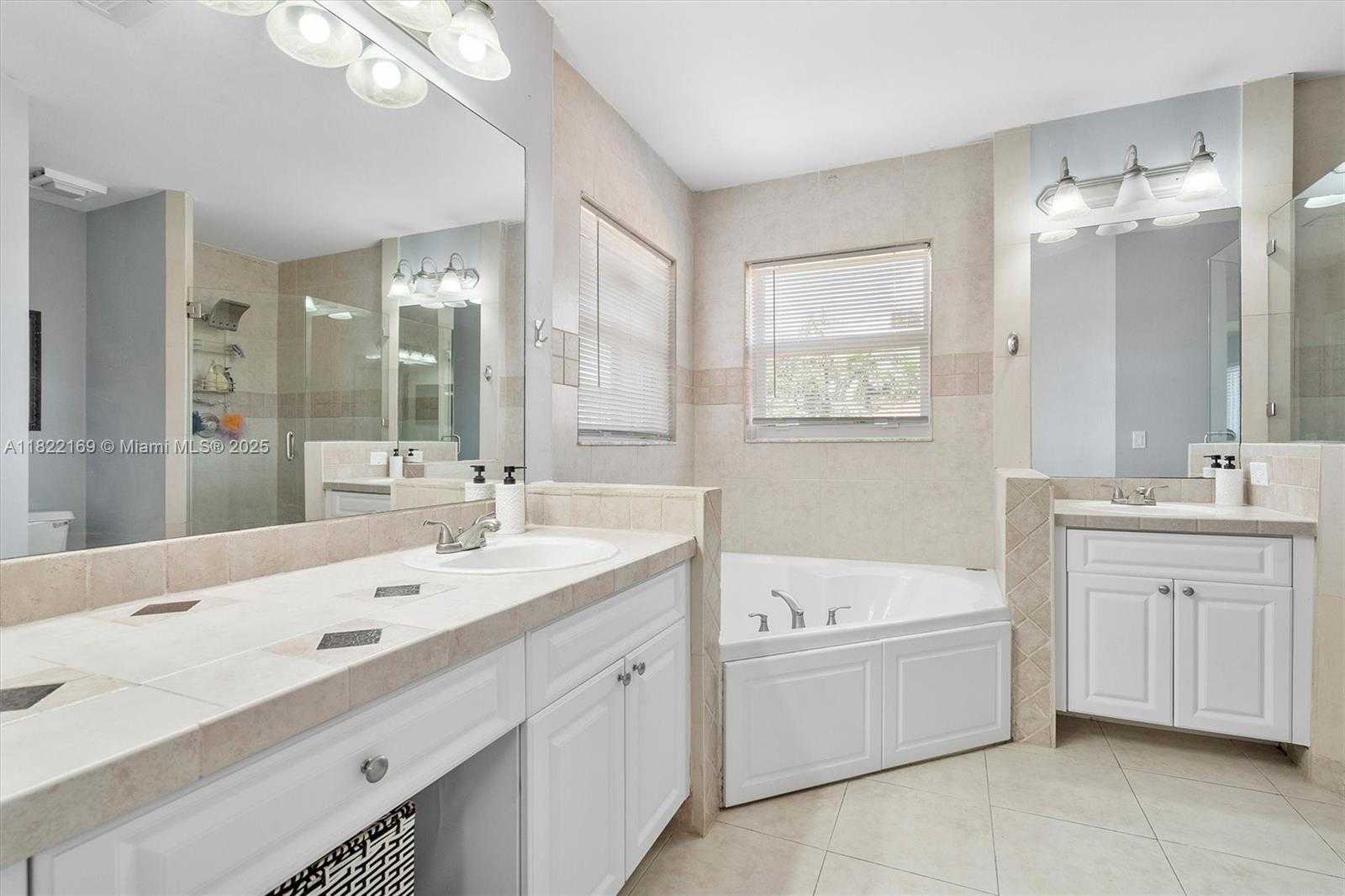 Small Image of 19257 NORTH WEST 14TH ST, Pembroke Pines Number 31