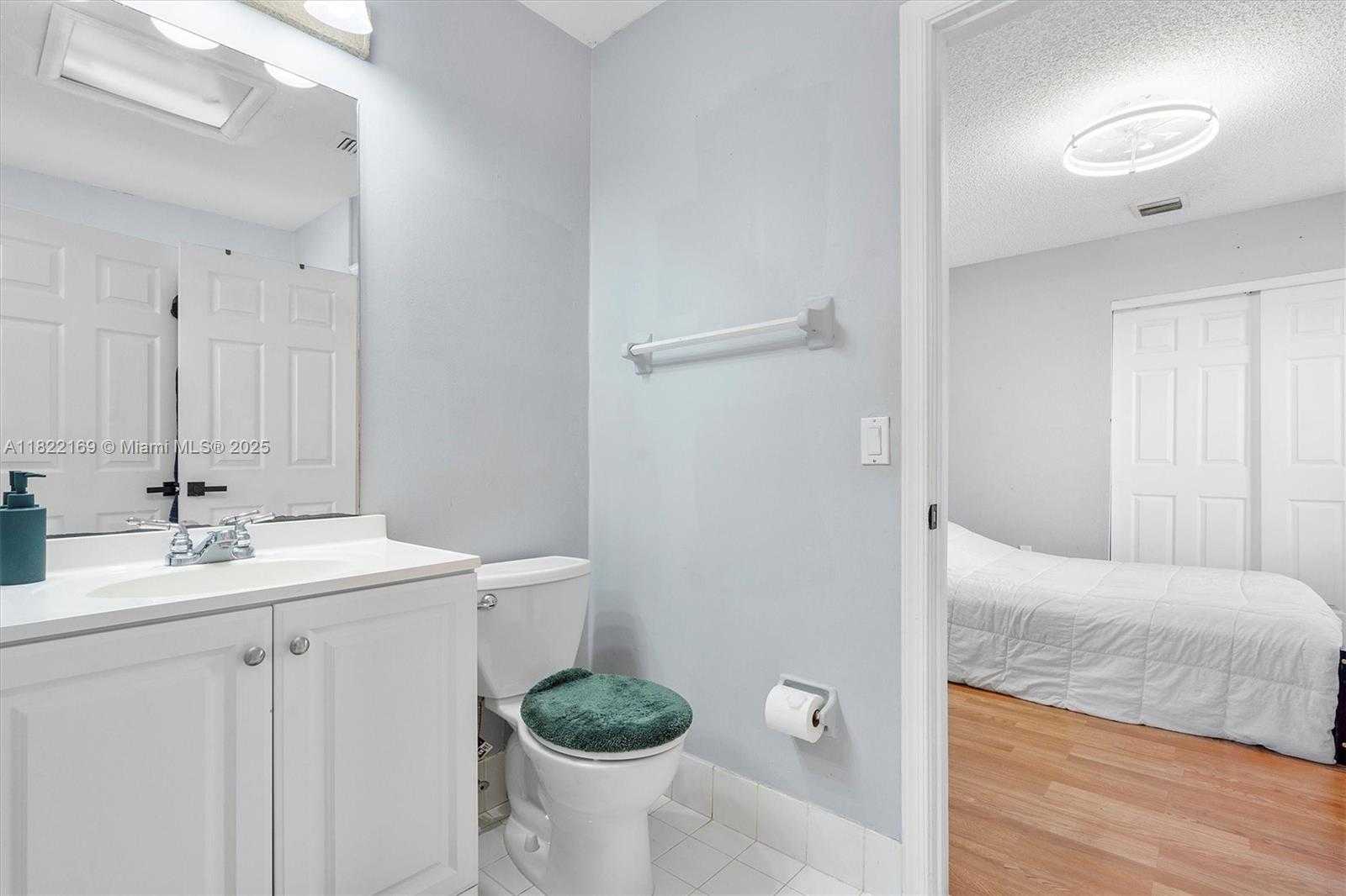 Small Image of 19257 NORTH WEST 14TH ST, Pembroke Pines Number 37