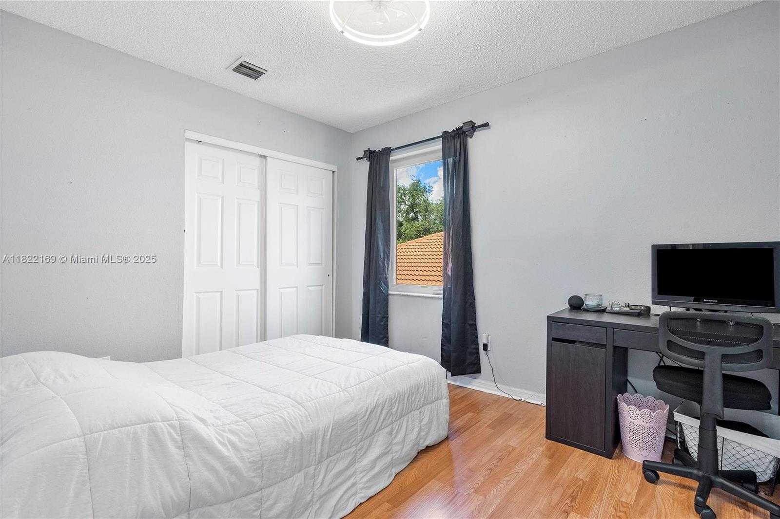 Small Image of 19257 NORTH WEST 14TH ST, Pembroke Pines Number 41