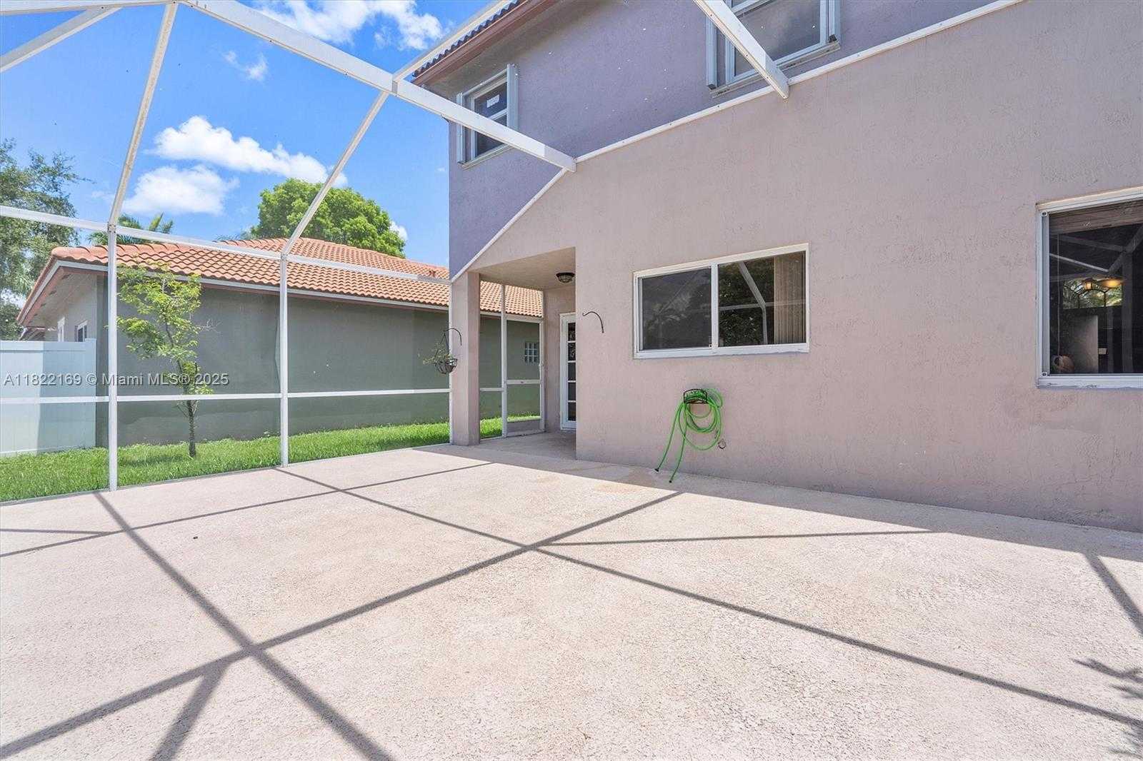Small Image of 19257 NORTH WEST 14TH ST, Pembroke Pines Number 47