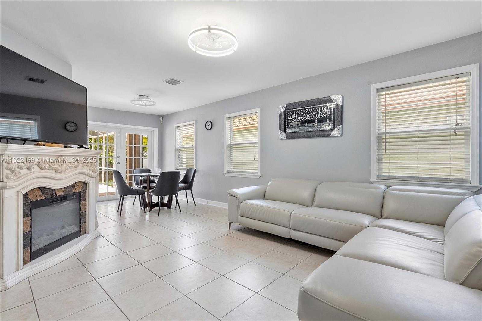 Small Image of 19257 NORTH WEST 14TH ST, Pembroke Pines Number 5