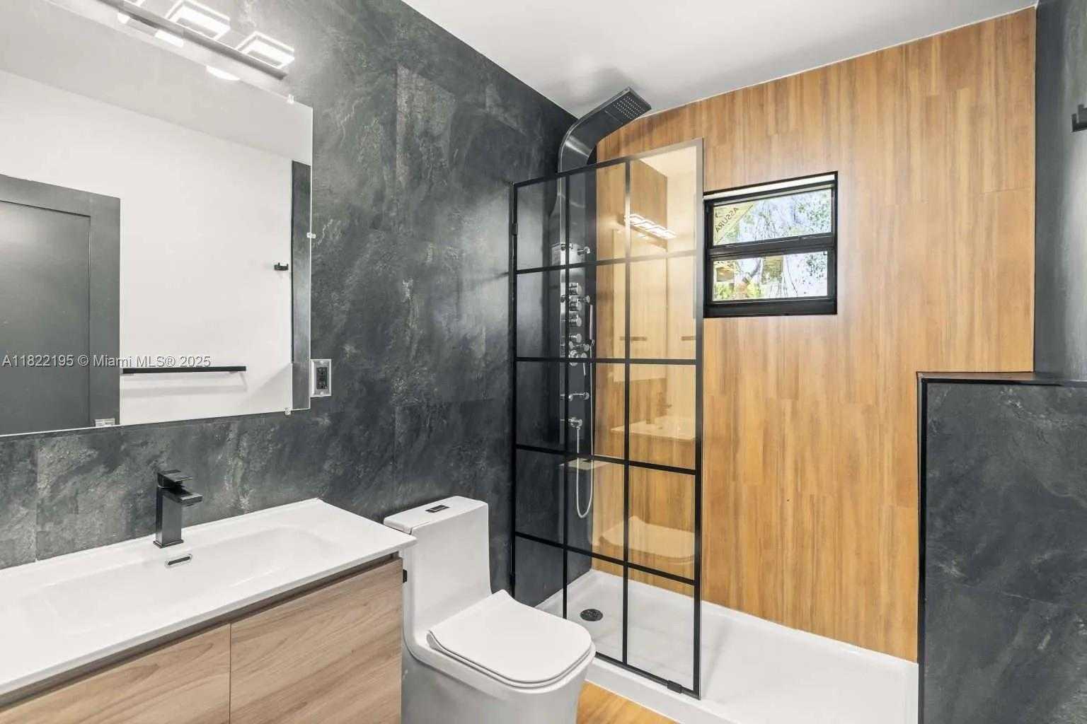 Small Image of 1121 NORTH WEST 57TH ST, Miami Number 15