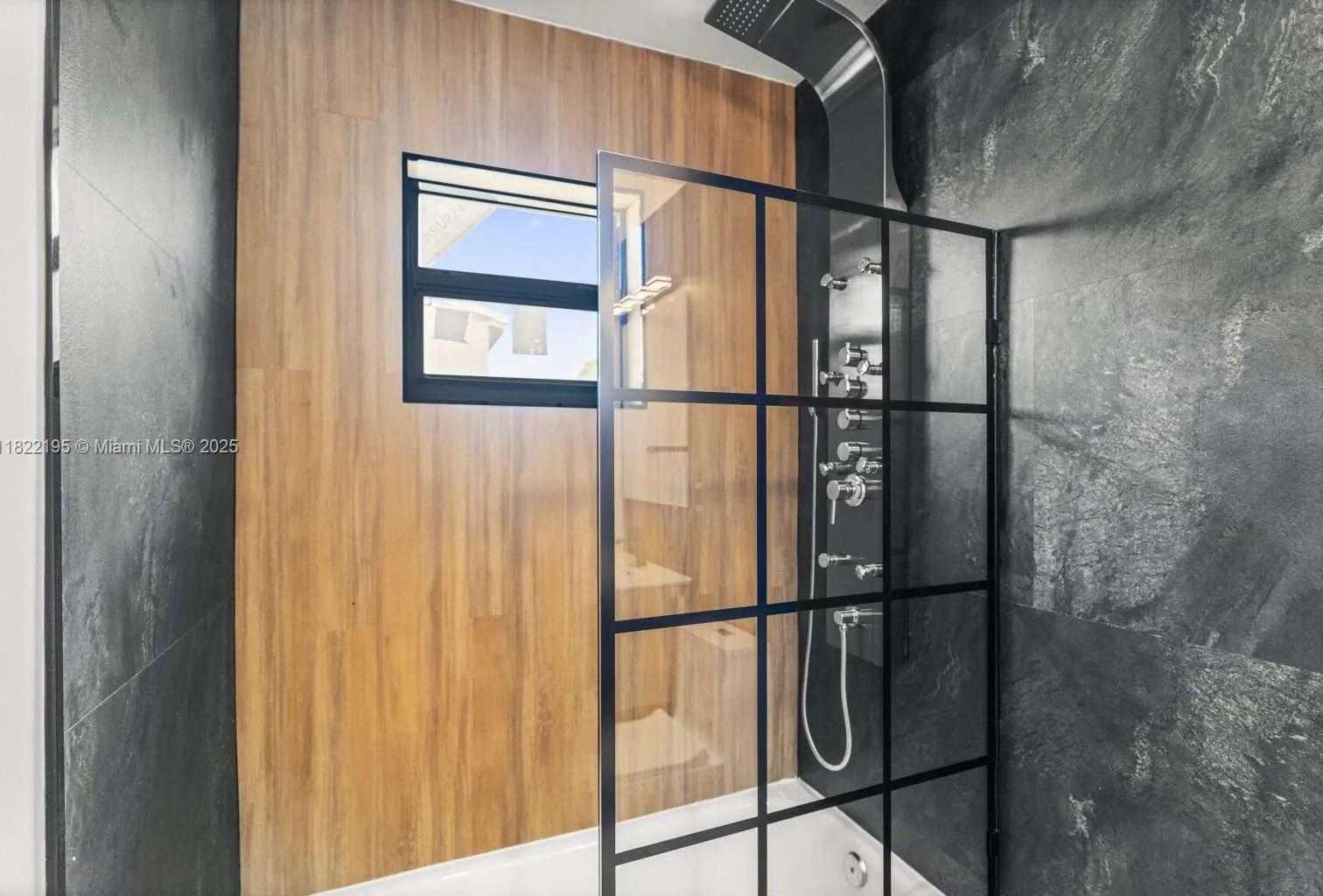 Small Image of 1121 NORTH WEST 57TH ST, Miami Number 28