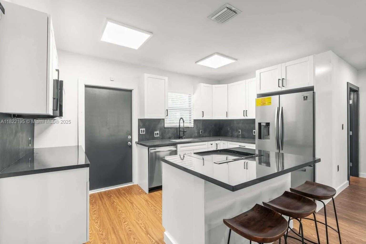 Small Image of 1121 NORTH WEST 57TH ST, Miami Number 4