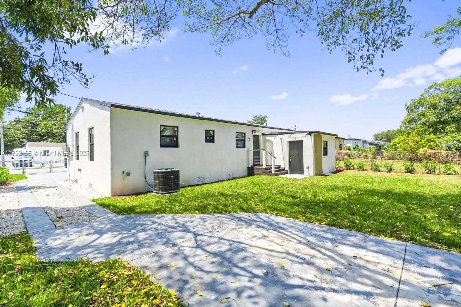 Small Image of 1121 NORTH WEST 57TH ST, Miami Number 40