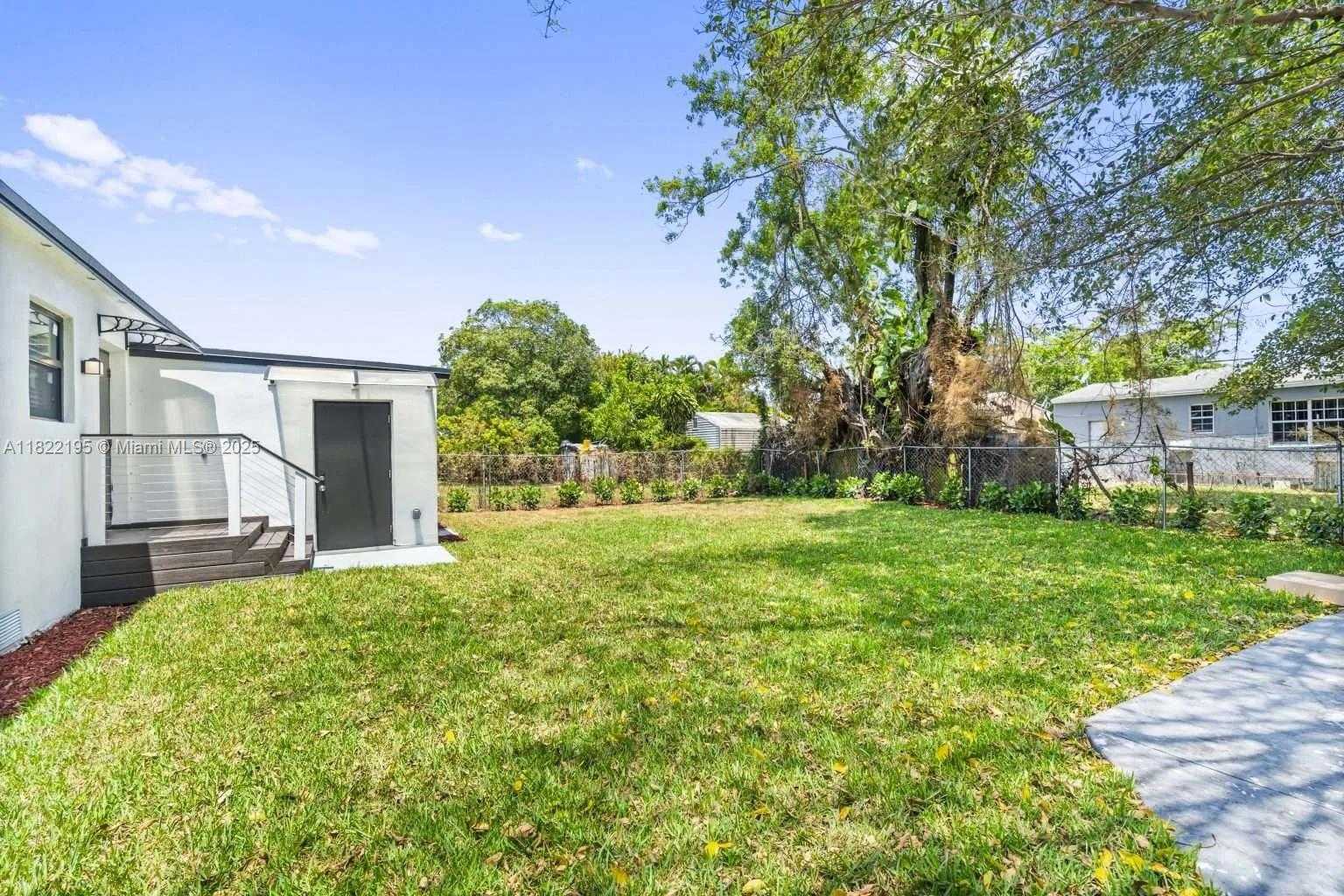 Small Image of 1121 NORTH WEST 57TH ST, Miami Number 41