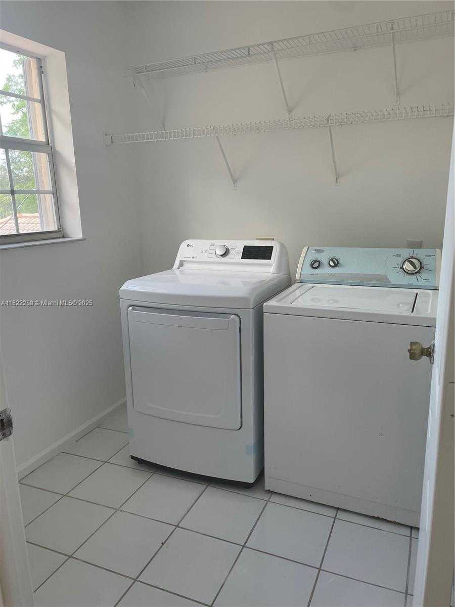 Small Image of Coral Springs Number 11