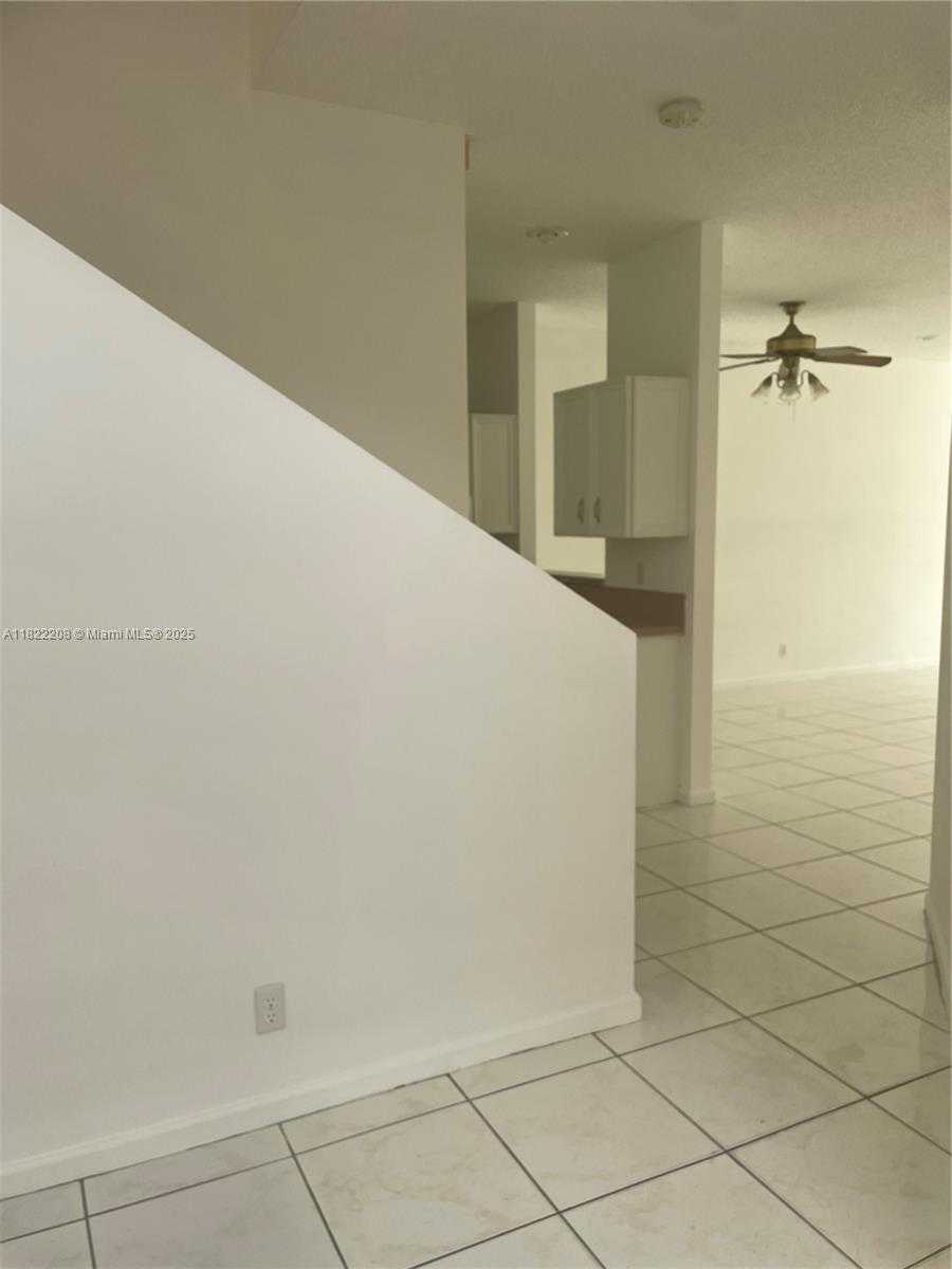 Small Image of Coral Springs Number 12